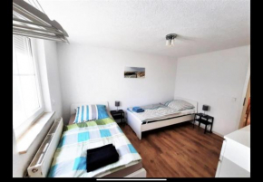 Worker Apartment Reutlingen Parkplatz Küche Badezimmer Einzelbetten